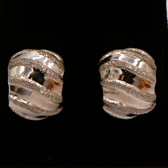 Vintage Wide Half Hoop Textured Swirly Ribbed Hollow Dome Silver Stud Earrings - Picture 2 of 7